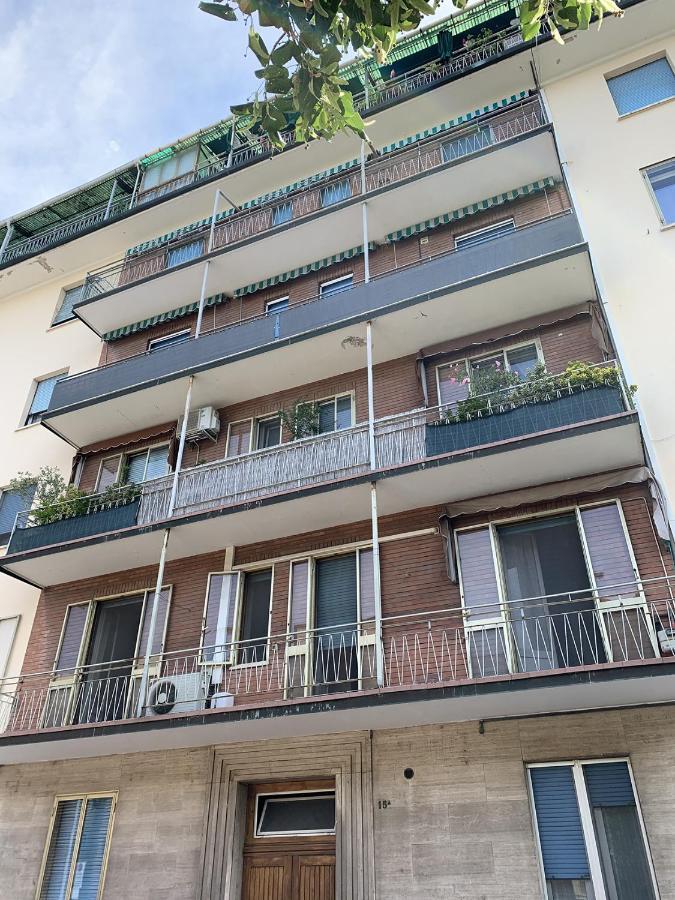 Indipendent Blue Lejlighed Ferrara Eksteriør billede